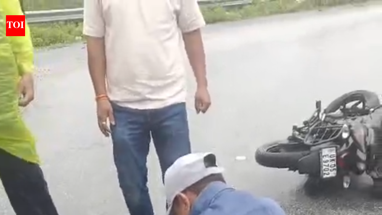 No pulse, no breathing: Maj Gen performs CPR, restores heartbeat of injured biker