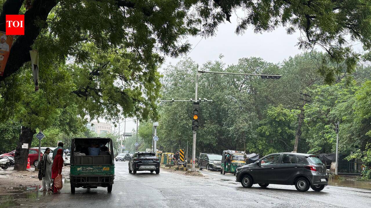 After jam, Gurgaon stays home