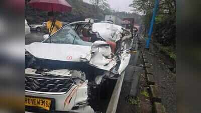 2 killed, 5 injured after SUV crashes into parked container truck on Mumbai-Pune Expressway near Khalapur