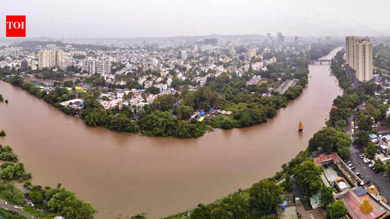 Ujani’s live stock hits 8 TMC after four days of sustained inflow amid heavy rainfall in Pune district