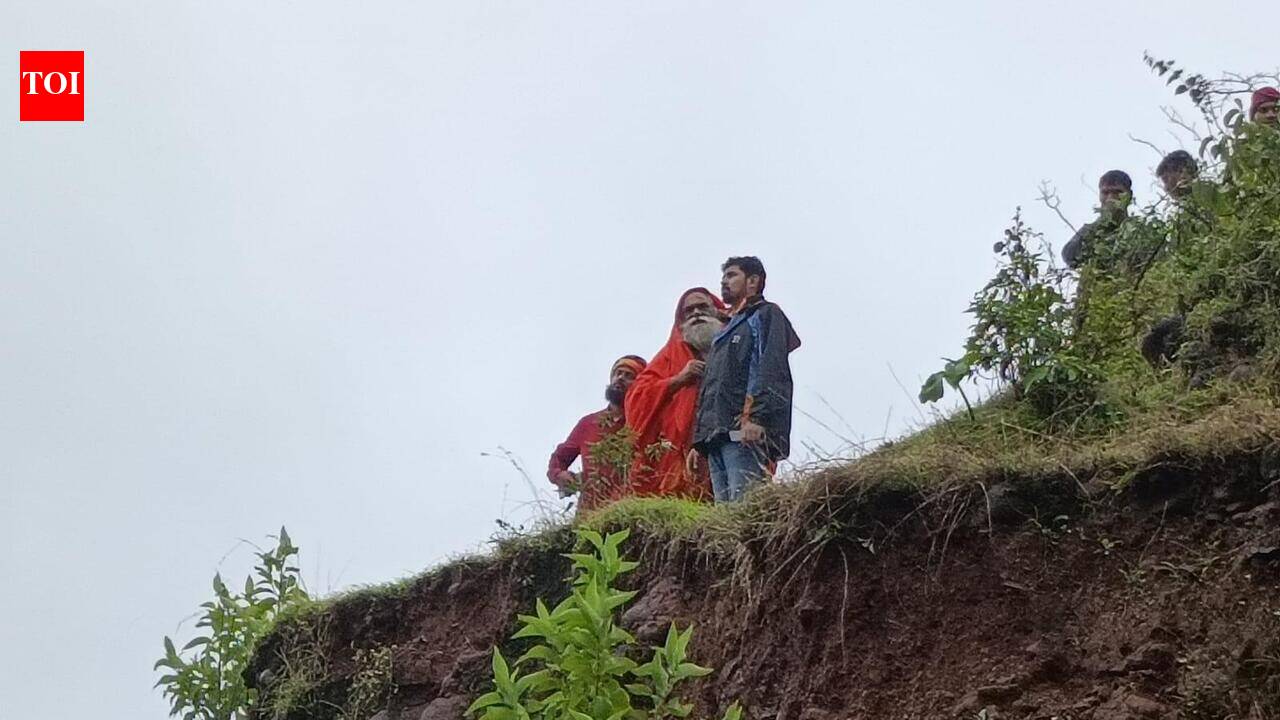 Heavy rain continues across Maharashtra, over 500mm in ghats; restrictions in Mahabaleshwar, Pune tourist hotspots