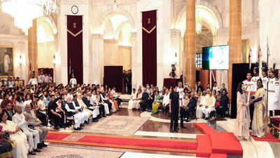 Ex-Navy chief, Niti VC were part of Padma jury