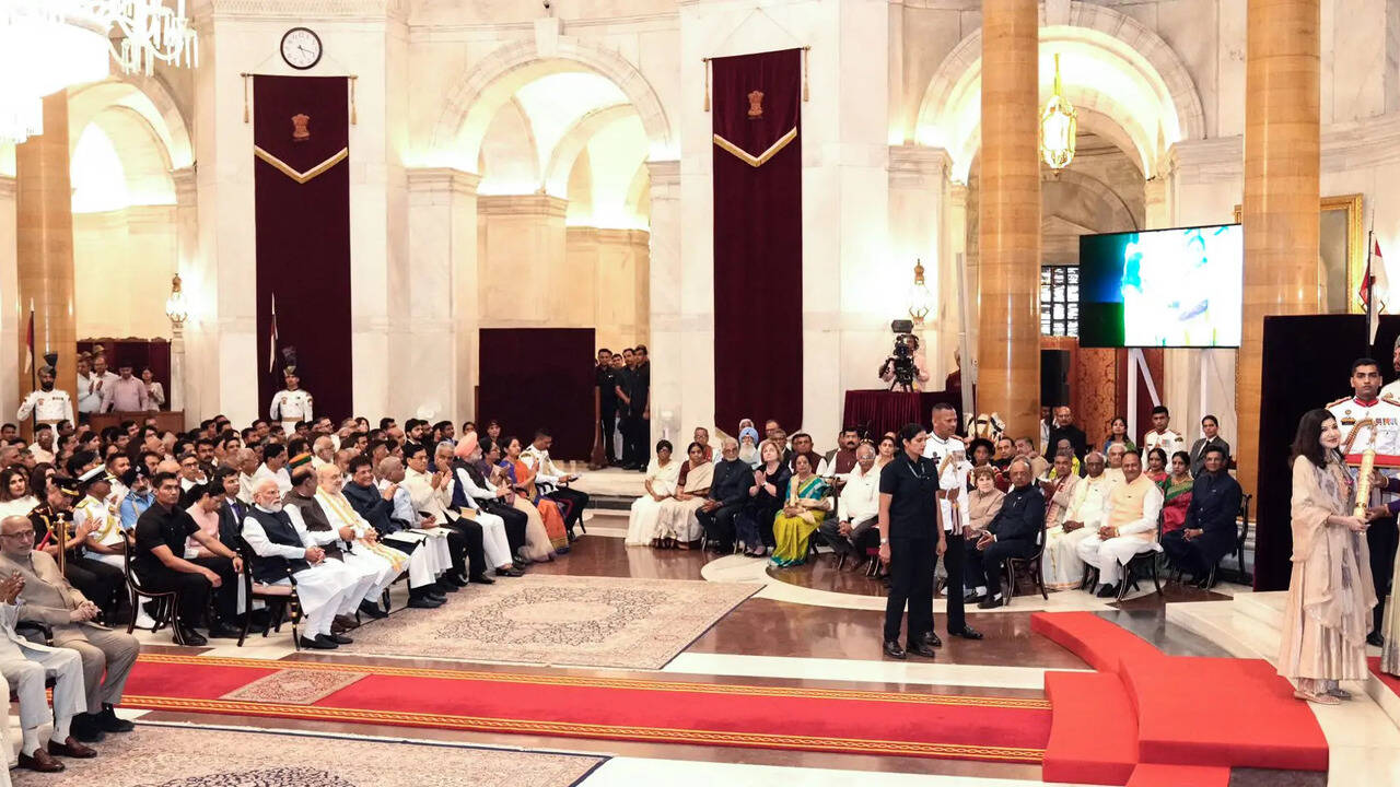 Ex-Navy chief, Niti VC were part of Padma jury