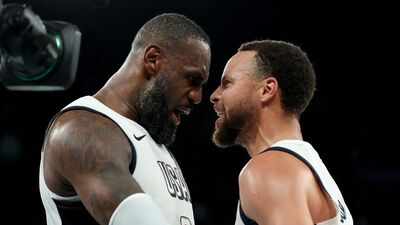 “Just stop at this point”: Fans aren't buying LeBron James' potential Warriors move after Stephen Curry's cryptic revelation