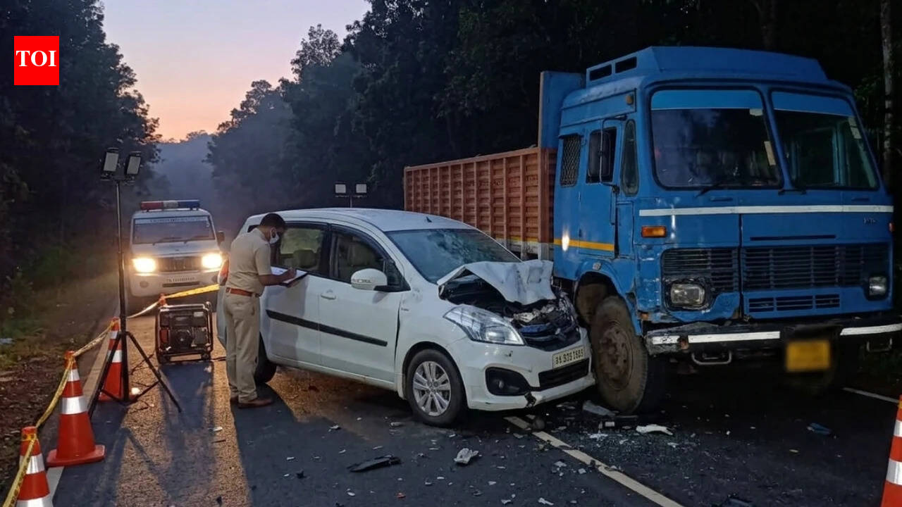 7 killed, 2 injured in lorry-MUV collision in Karnataka