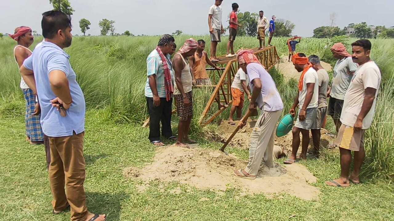 Villagers build bridge with donations in West Champaran
