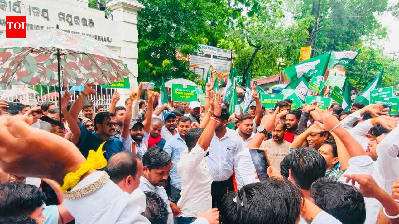 Gond defends ‘Nimbuda’ song in school books, accuses Oppn of creating controversy