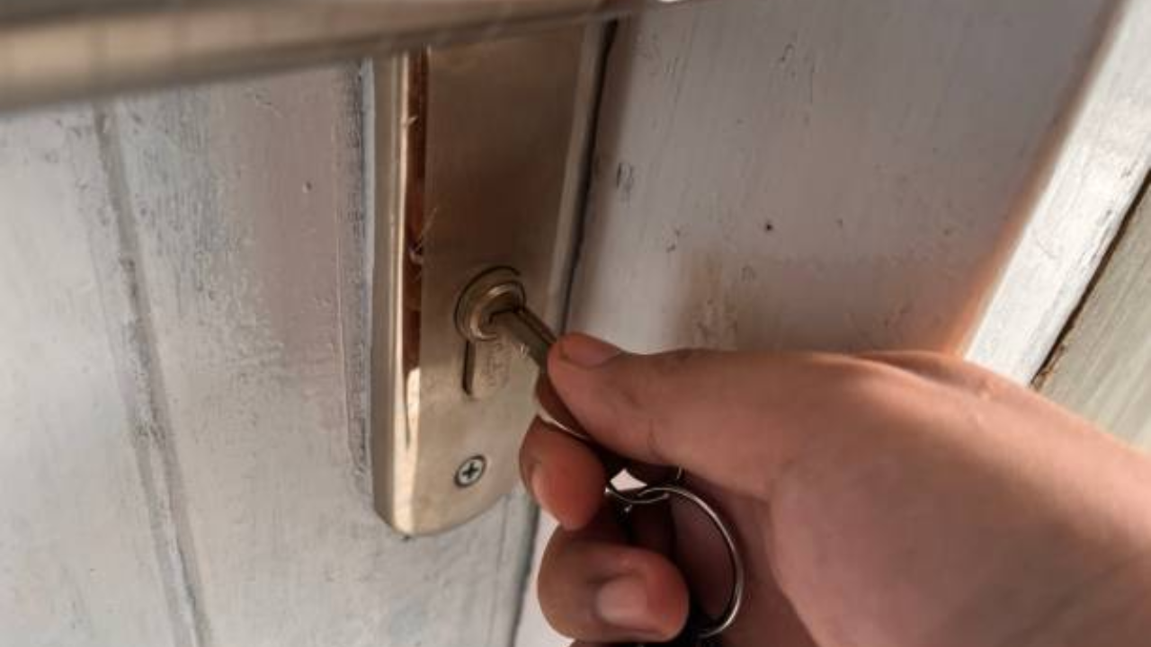 Psychology says people who check the lock, gas stove and switches again and again aren't forgetful; here's why they do it