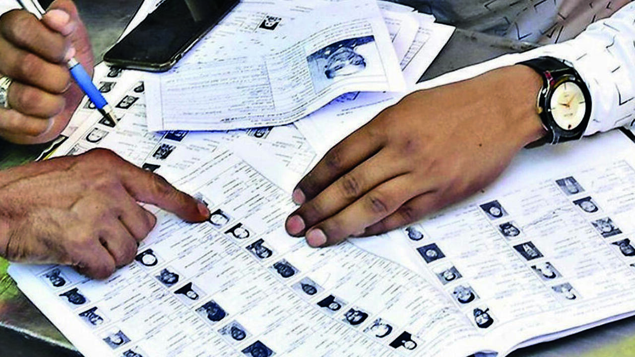 Sarpanch, 20 others booked for storming collectorate over BLO duty for ZP teachers