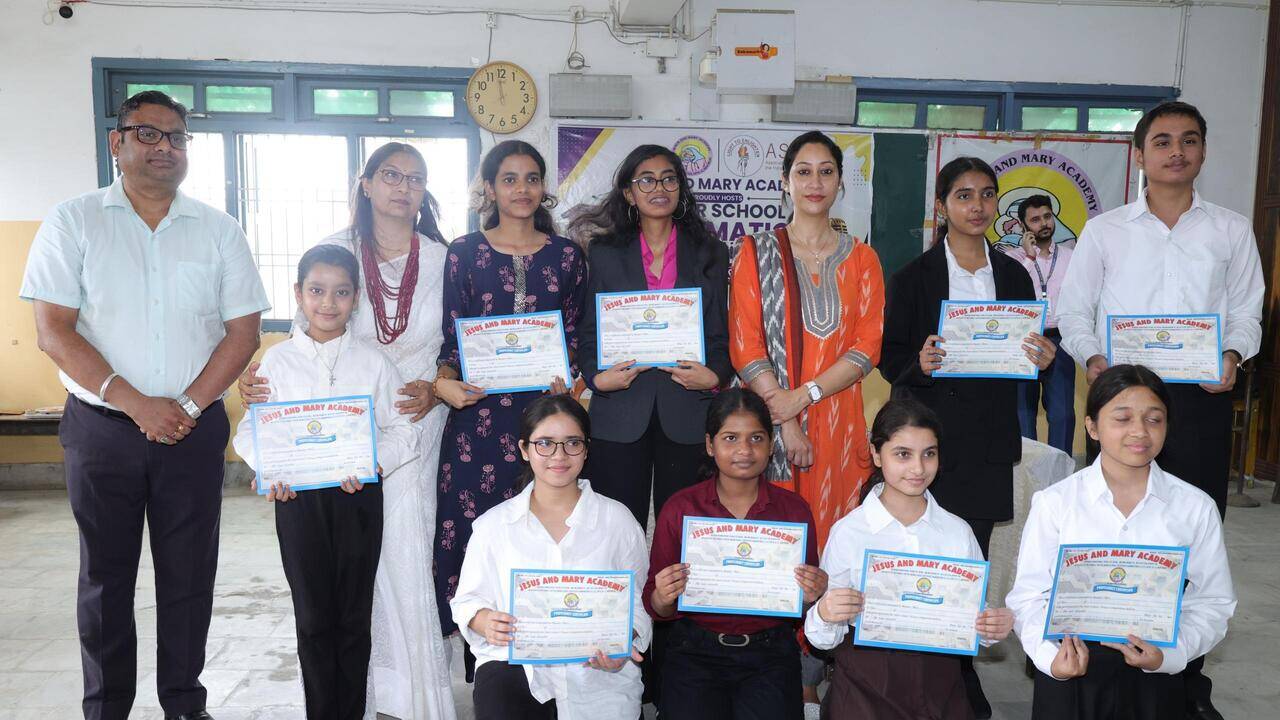 Akhtar, Maryah shine in zonal debate competition at St Joseph’s Convent High School