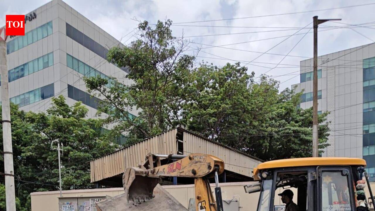 Bengaluru development minister promises to form provisional town vending committee to address street vendors’ issues