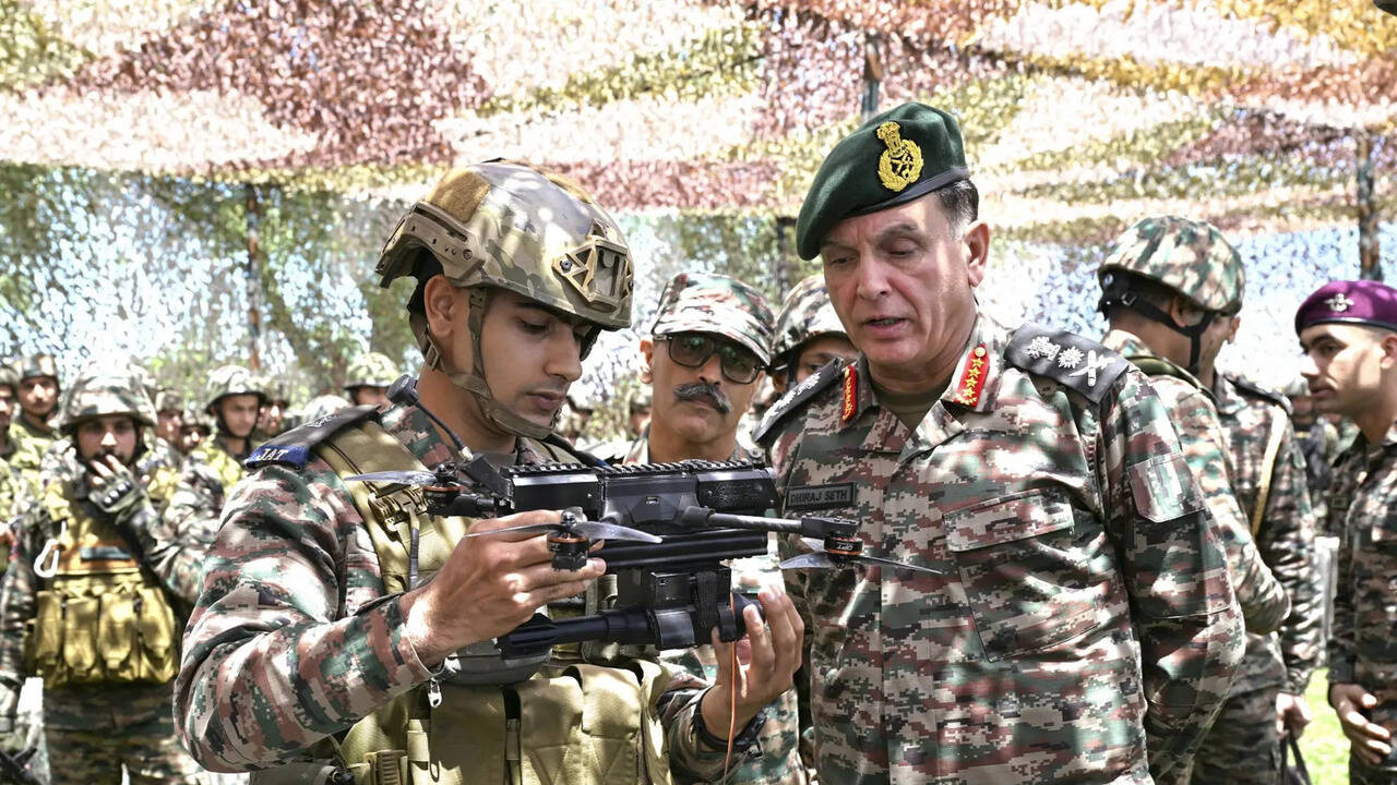 Army chief visits forward areas along LoC in Poonch-Rajouri