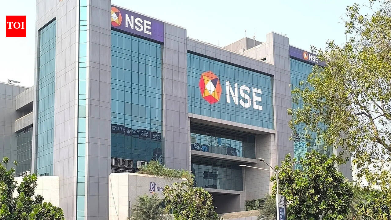 Markets pare gains over late profit booking