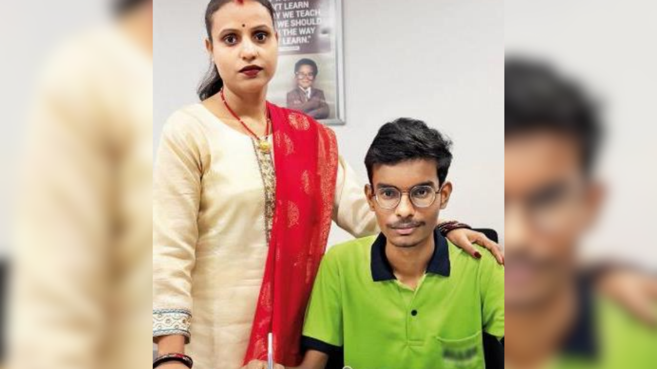 Mom attends coaching classes to keep her son’s IIT dream alive