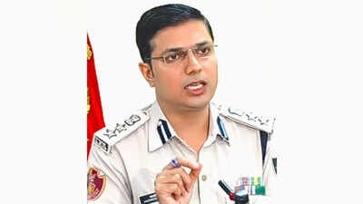 Meet the IIT Kanpur graduate who became an IPS officer, won a gallantry medal and is now retired at the age of 37