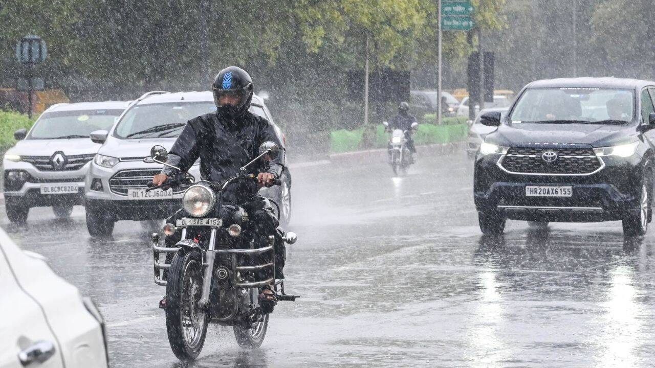 Delhi weather: IMD issues yellow alert for rain, thunderstorm; AQI drops to 54
