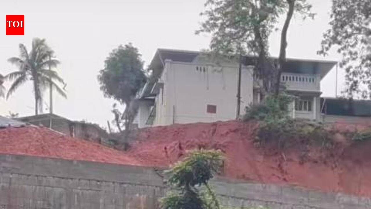 Residents asked to relocate as cracks appear in retaining wall near Sringeri taluk office