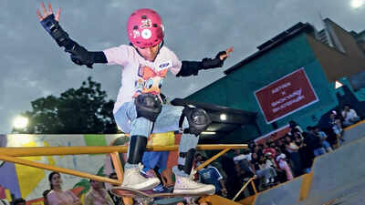 Subway surfers, Delhi edition: From dodging e-ricks to railings