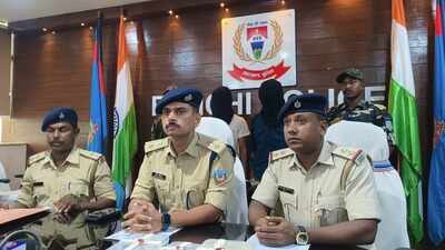 2 held with brown sugar, Rs 1.7L cash in Tamar