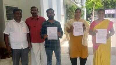 Trichy’s street vendors allege delay in getting ID cards