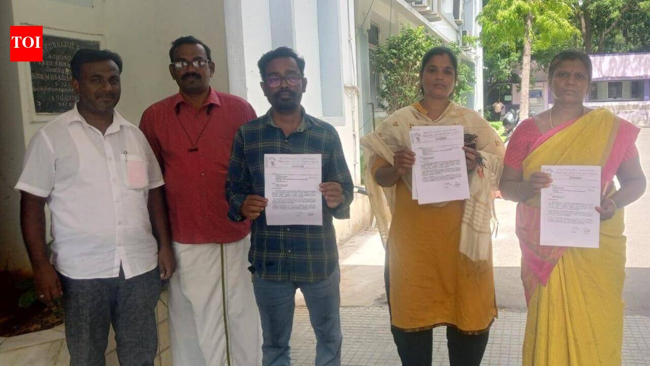 Trichy’s street vendors allege delay in getting ID cards