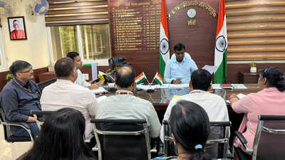Ranchi DC warns BLOs, supervisors over negligence in SIR work