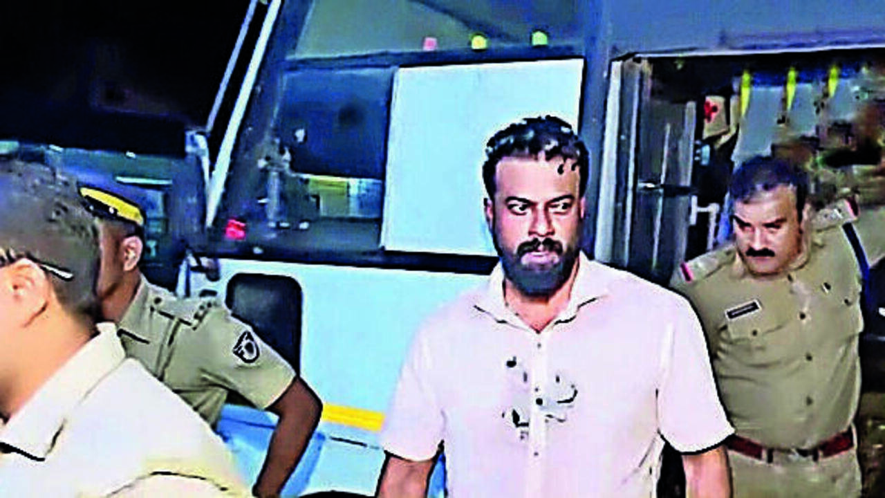Retaking of oath: Kerala HC adjourns BJP councillor’s plea to Monday