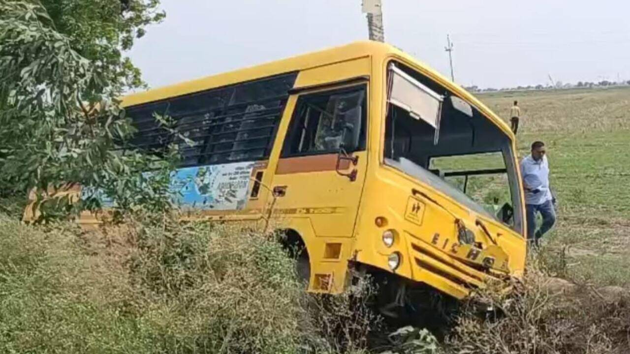 School bus plunges into ditch in Jalaun, 13 injured