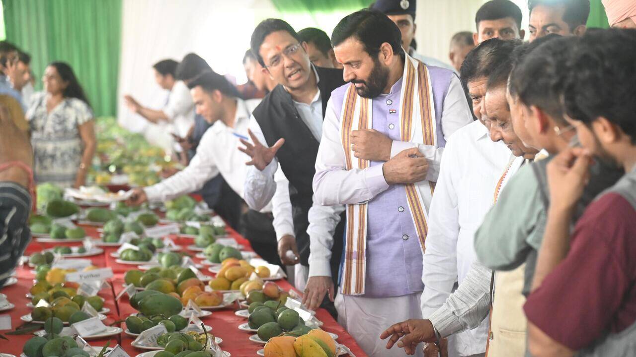 Saini inaugurates 33rd Mango Fair at Pinjore