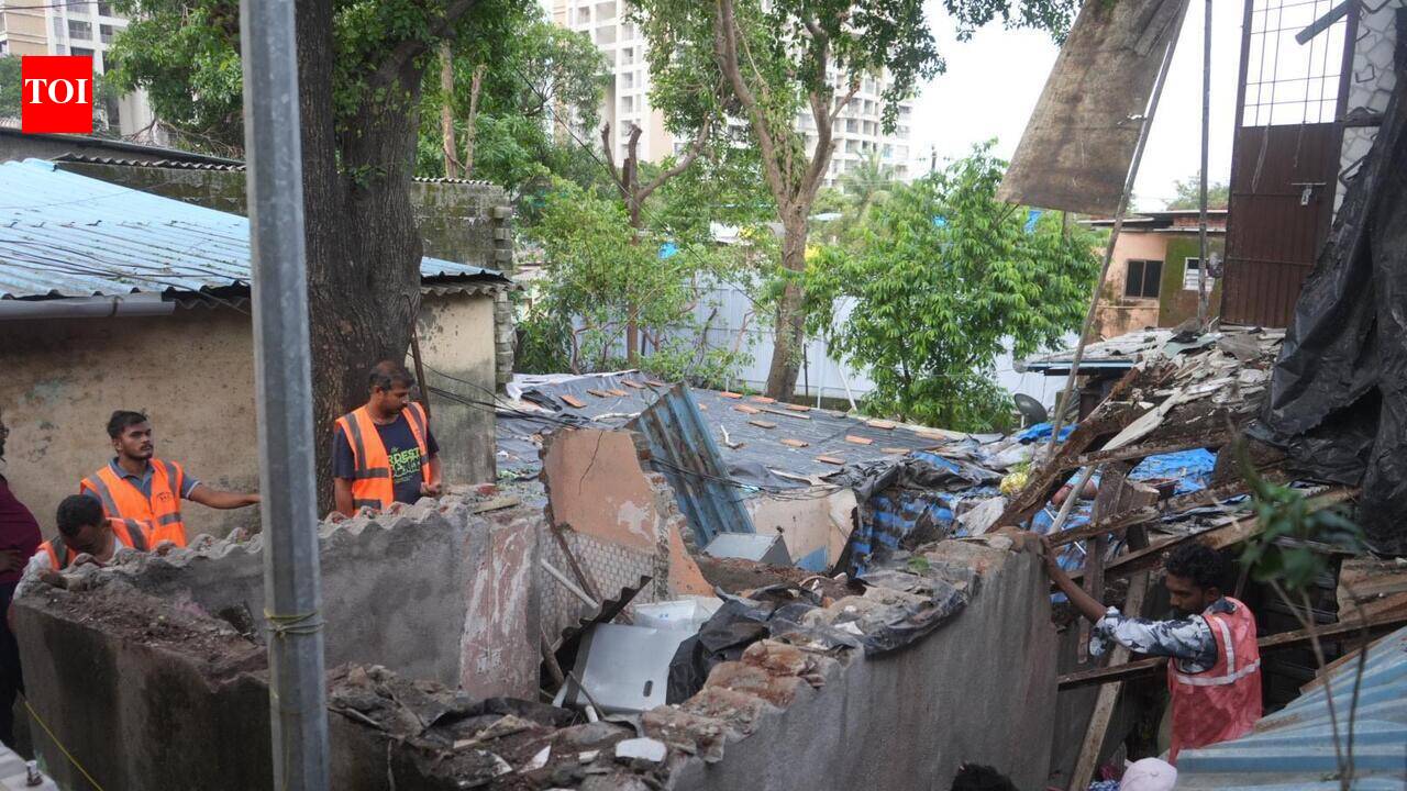 Boy (12) killed, kin injured as portion of 30-year-old building crashes in Thane