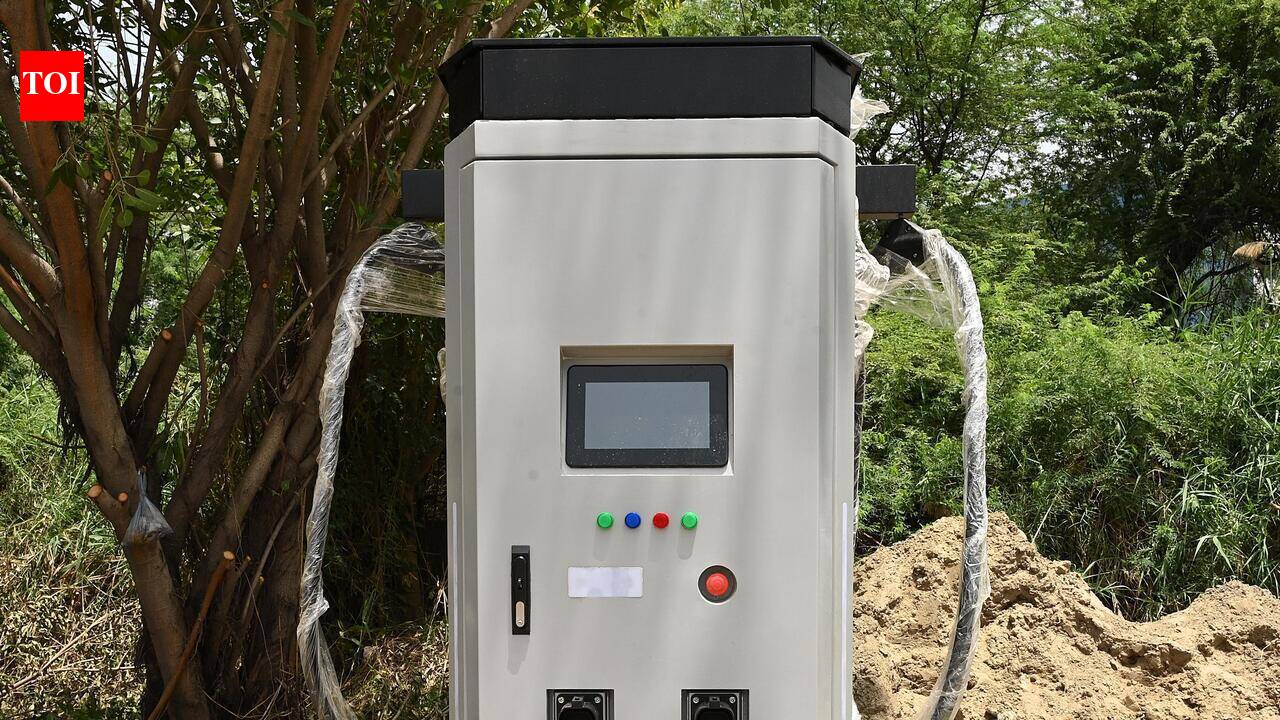 Noida to get new agency to manage EV charging infra at bus depot