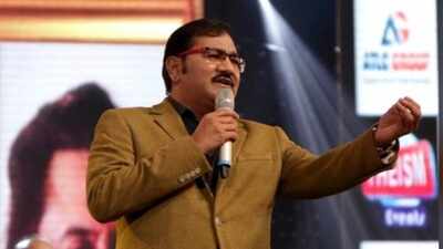 Sudesh Bhosale REVEALS he painted Hema Malini's film posters as a teenager before sharing the stage with her