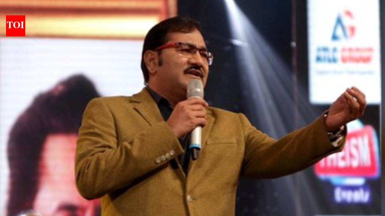 Sudesh Bhosale REVEALS he painted Hema Malini's film posters as a teenager before sharing the stage with her