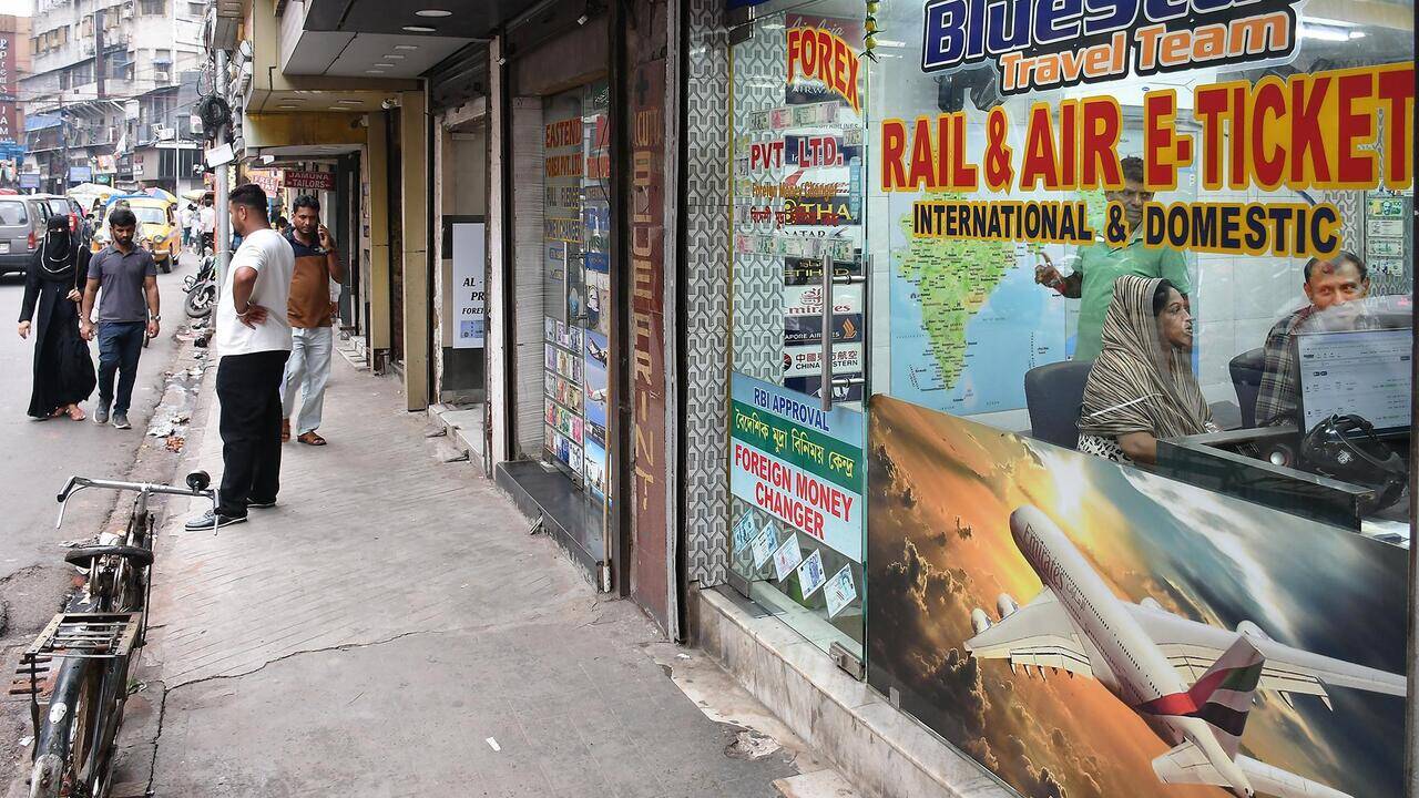 Kolkata Traders &amp; Hoteliers Prepare To Reopen As India Resumes Bangladesh Visas