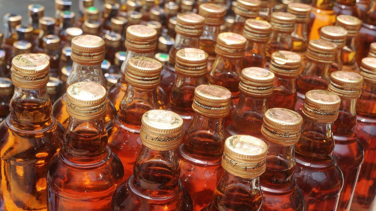 Liquor worth Rs 22.93 lakh seized on Mumbai-Ahmedabad Highway; driver booked