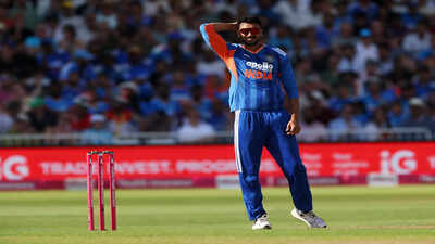 Axar Patel registers most expensive spell of T20 career as England batters run riot in Southampton