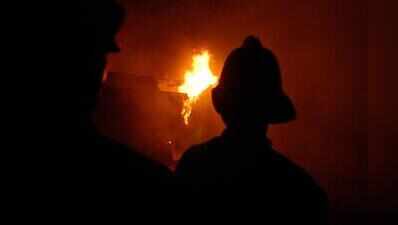 Man sets shanty on fire after row over affair; 3 pet cats burned to death