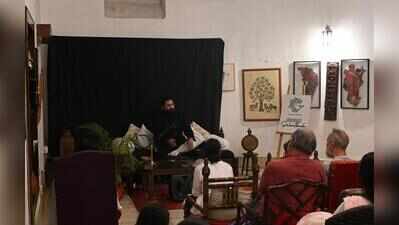 Artist evokes pain of Karbala through Sozkhwani