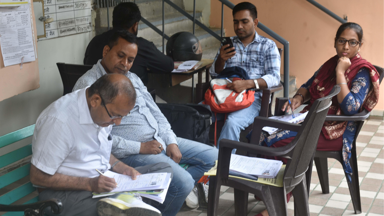 3 UN special rapporteurs flag 'opaque' SIR process; EC dismisses concerns as baseless