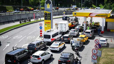 Russians urged to work from home amid fuel crisis