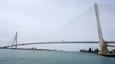 Canada gives share of bridge profits to US to get Trump nod