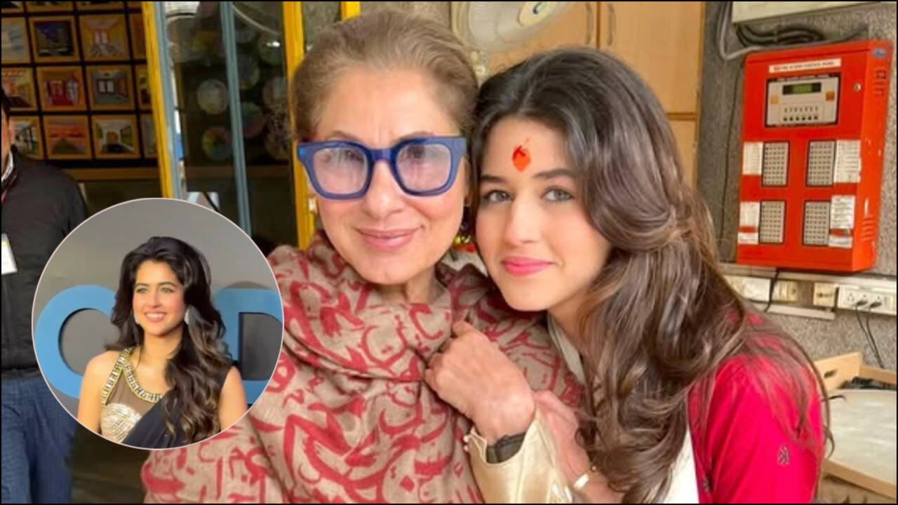 Naomika Saran, Dimple Kapadia's granddaughter, brings effortless elegance in a black saree at ‘The Odysse