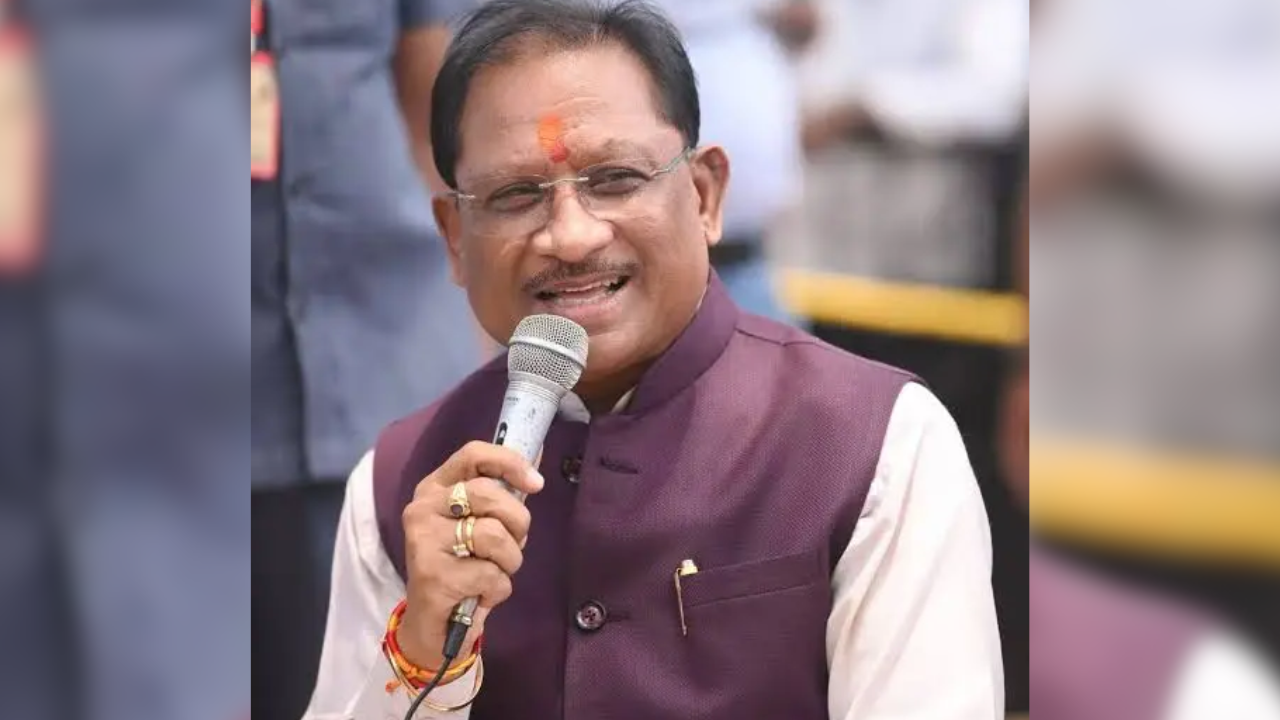 Chhattisgarh to review withdrawal of non-fatal Maoist cases, Rs 1cr each for 50 Naxal-free villages