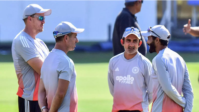BCCI discussing Ryan ten Doeschate and Morne Morkel's future as Team India coaches; T Dilip under fire