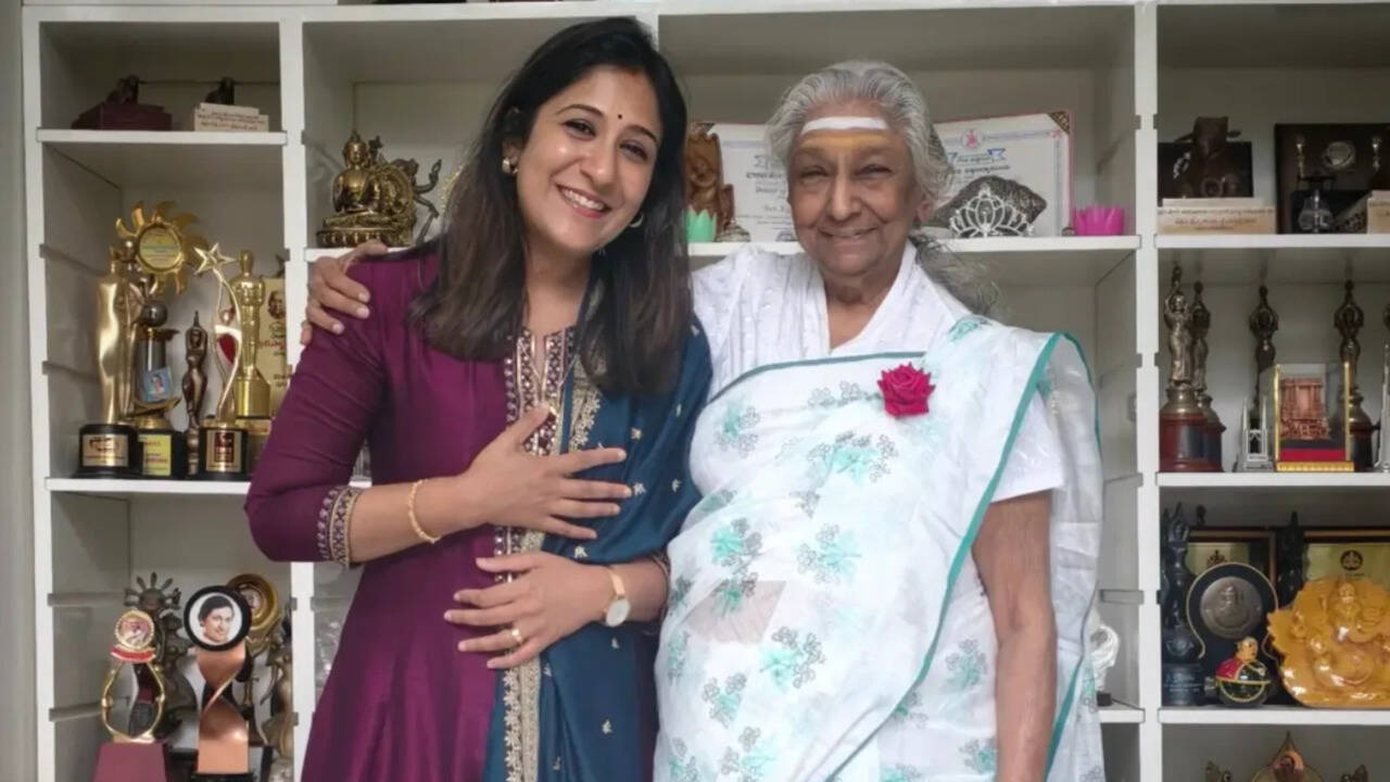 Shweta Mohan pens a moving tribute on 'losing a piece of her heart' after S. Janaki’s demise: 'The best singer this world has ever seen'