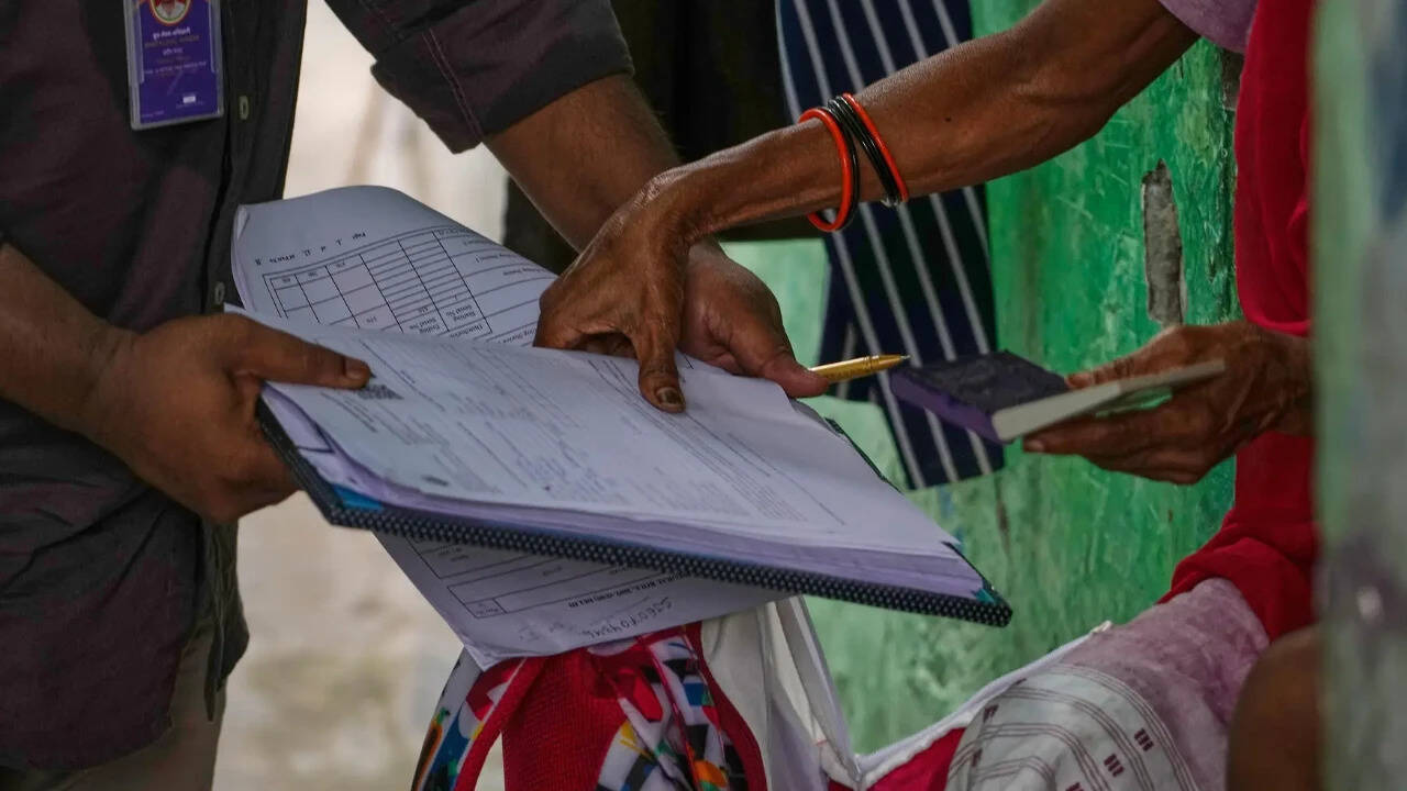 New voters must provide parents' SIR details for electoral roll inclusion, says EC