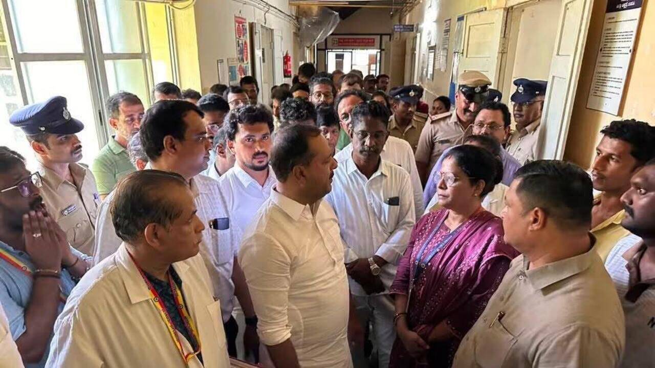 Showcase success stories to build trust in govt hospitals: Khader