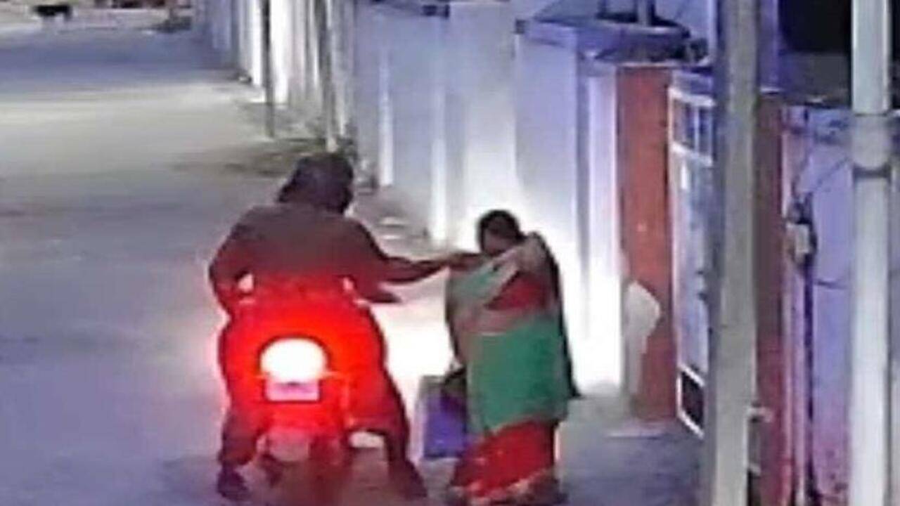 Bokaro chain snatching near Jain Mandir sparks concern after Giridih incidents