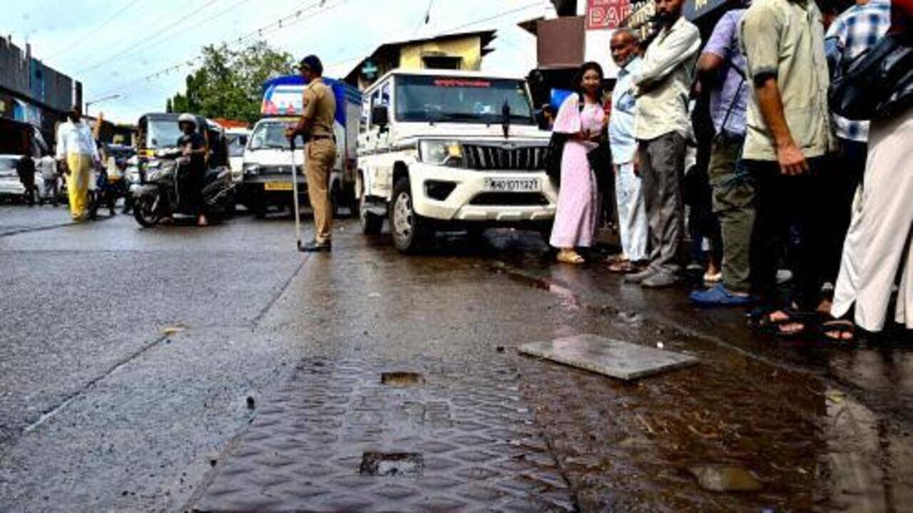 Amid inquiry, BMC says it can never certify all manholes in Mumbai have protective safety nets