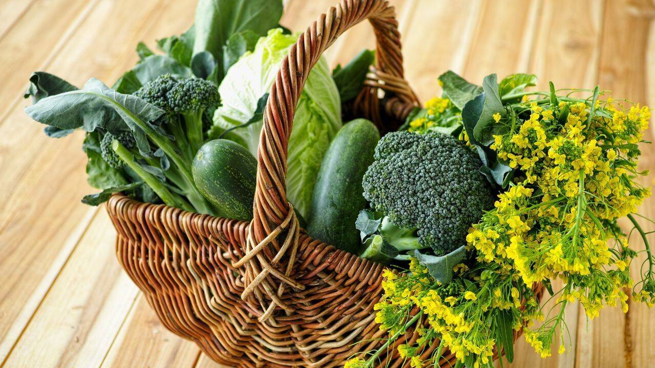 4 Green foods that can naturally fix iron deficiency